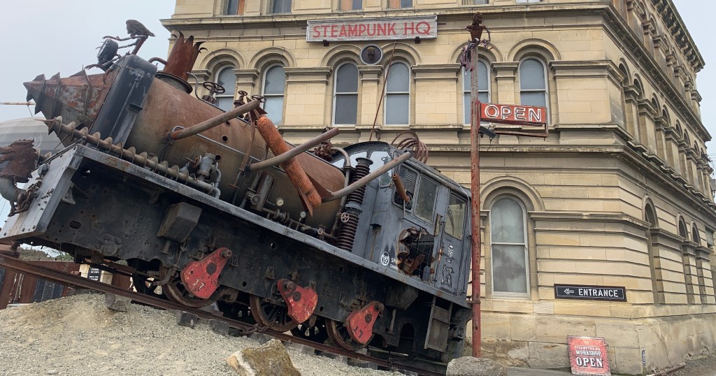 Yellow-Eyed Steampunk